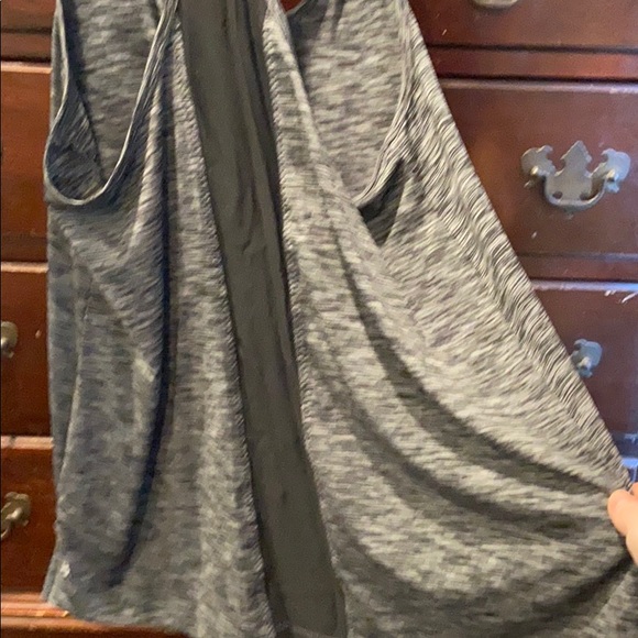 Lou & Gray Workout Tank - Picture 4 of 5